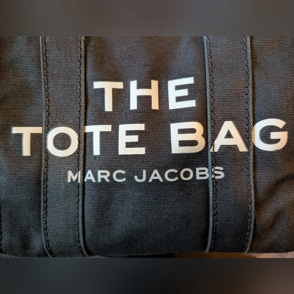 Marc Jacobs The Canvas Small Tote Bag Clutch And Crossbody!  In Great Shape! - Picture 11 of 12